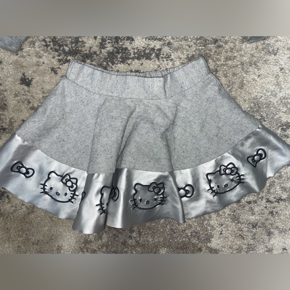 Hello Kitty! 2 Piece Set Ruffle Top & Skirt w faux leather trim girls sz 2T Rare - Picture 13 of 13